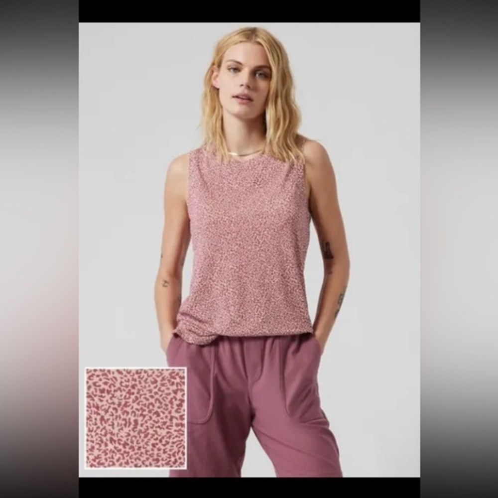 Athleta Womens Breezy Tank‎ Micro Cheetah Bashful Rose. Size XS